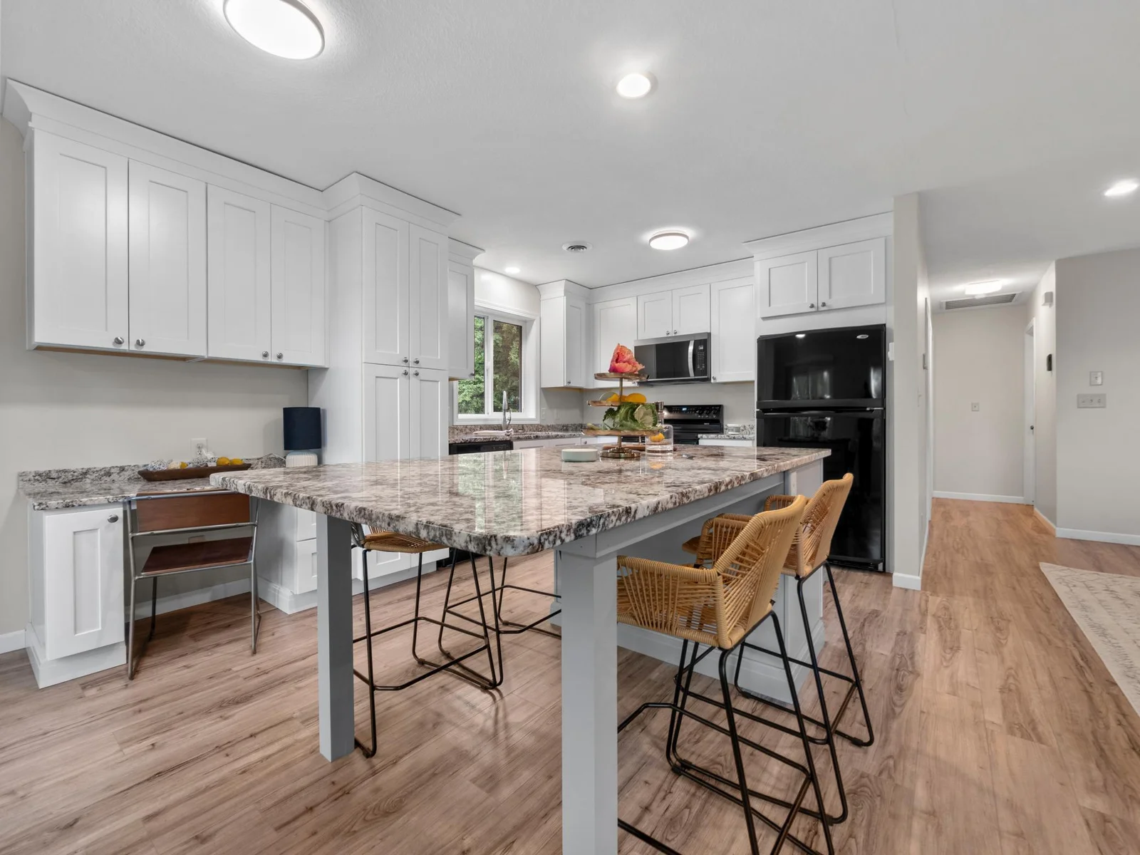 Photo 1 of 2908 Crestwood