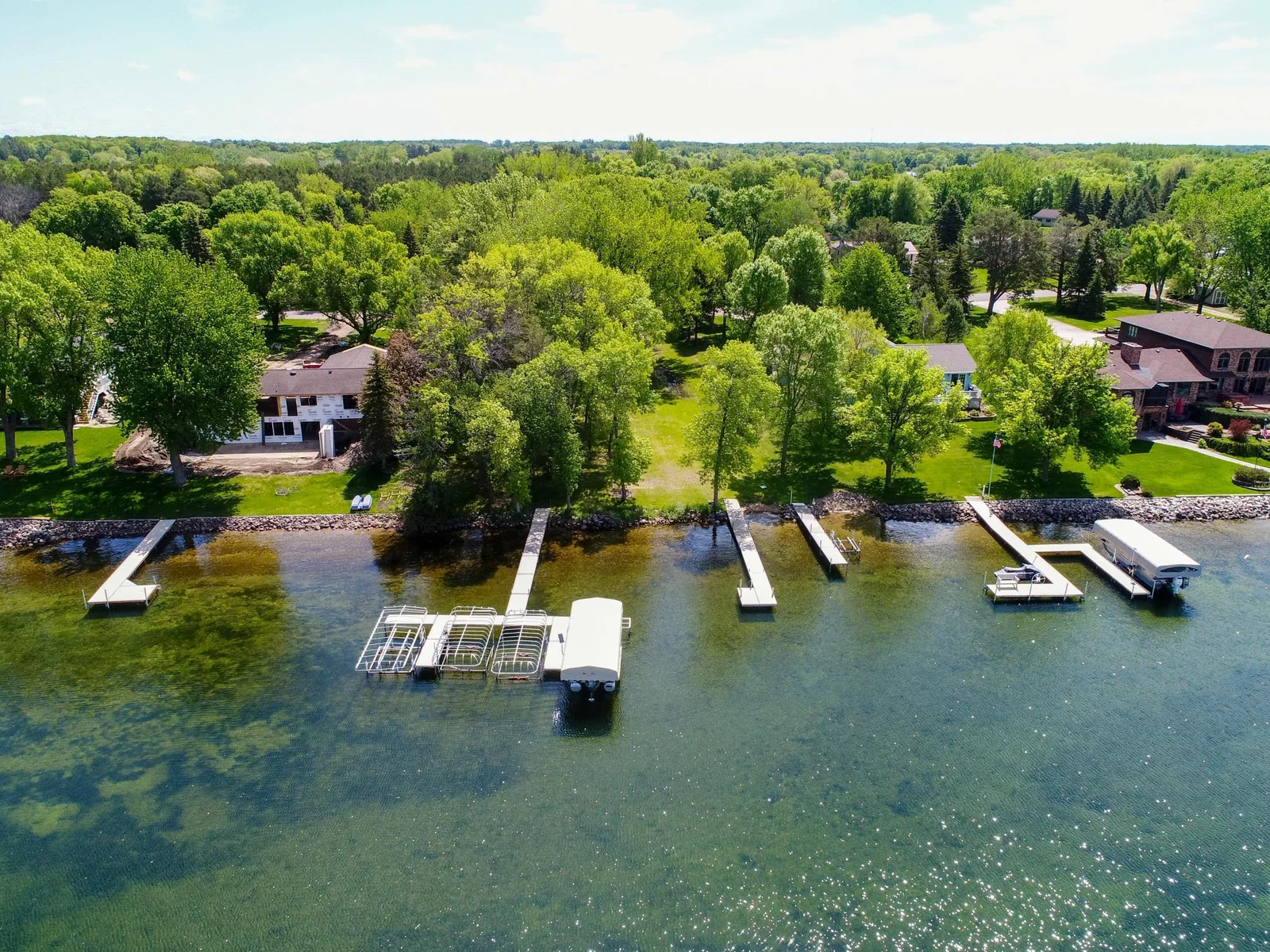 Le Homme Dieu South Lot Access - Current boat slip location.