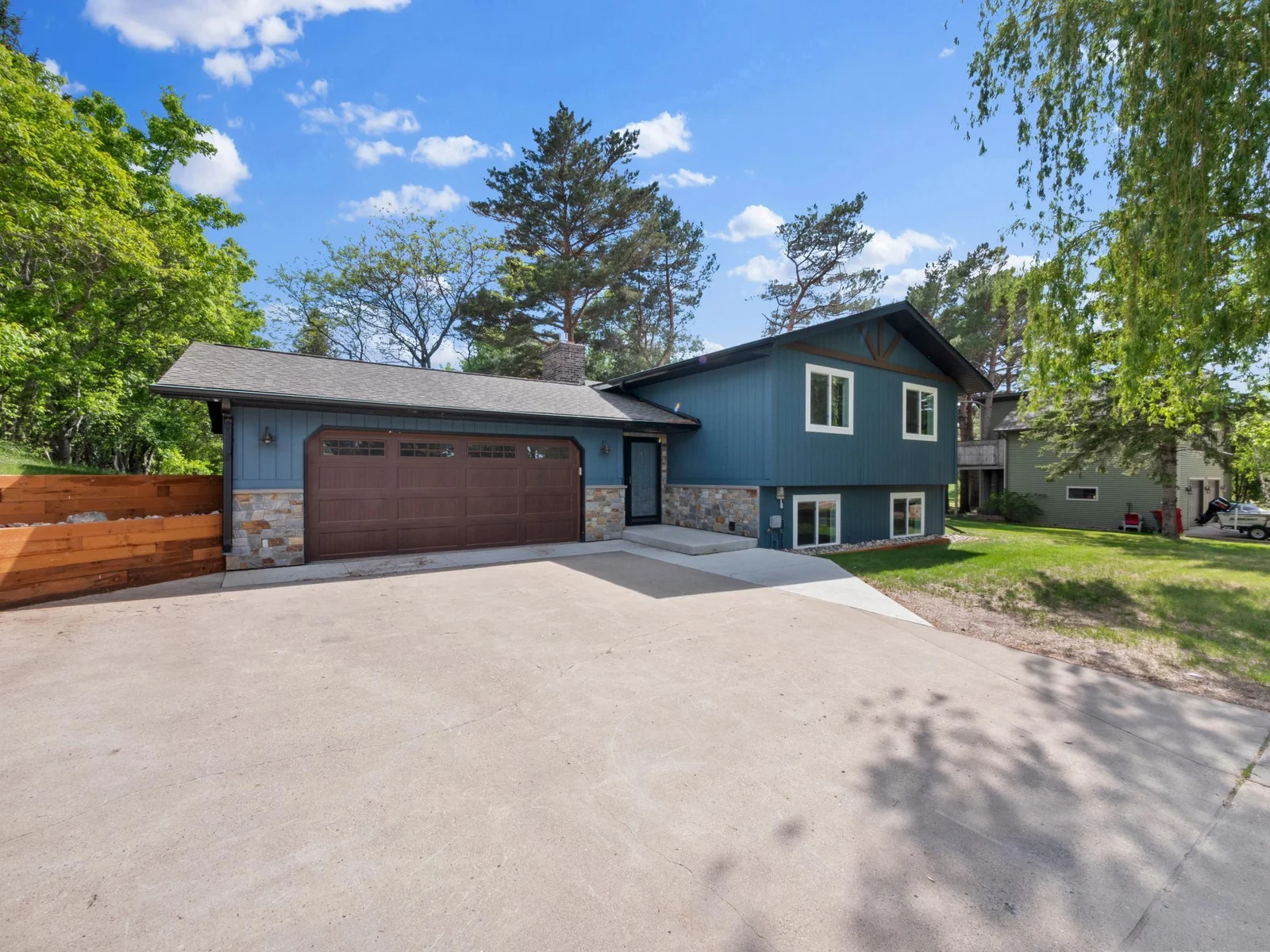 The charming 2908 Crestwood Dr NE!