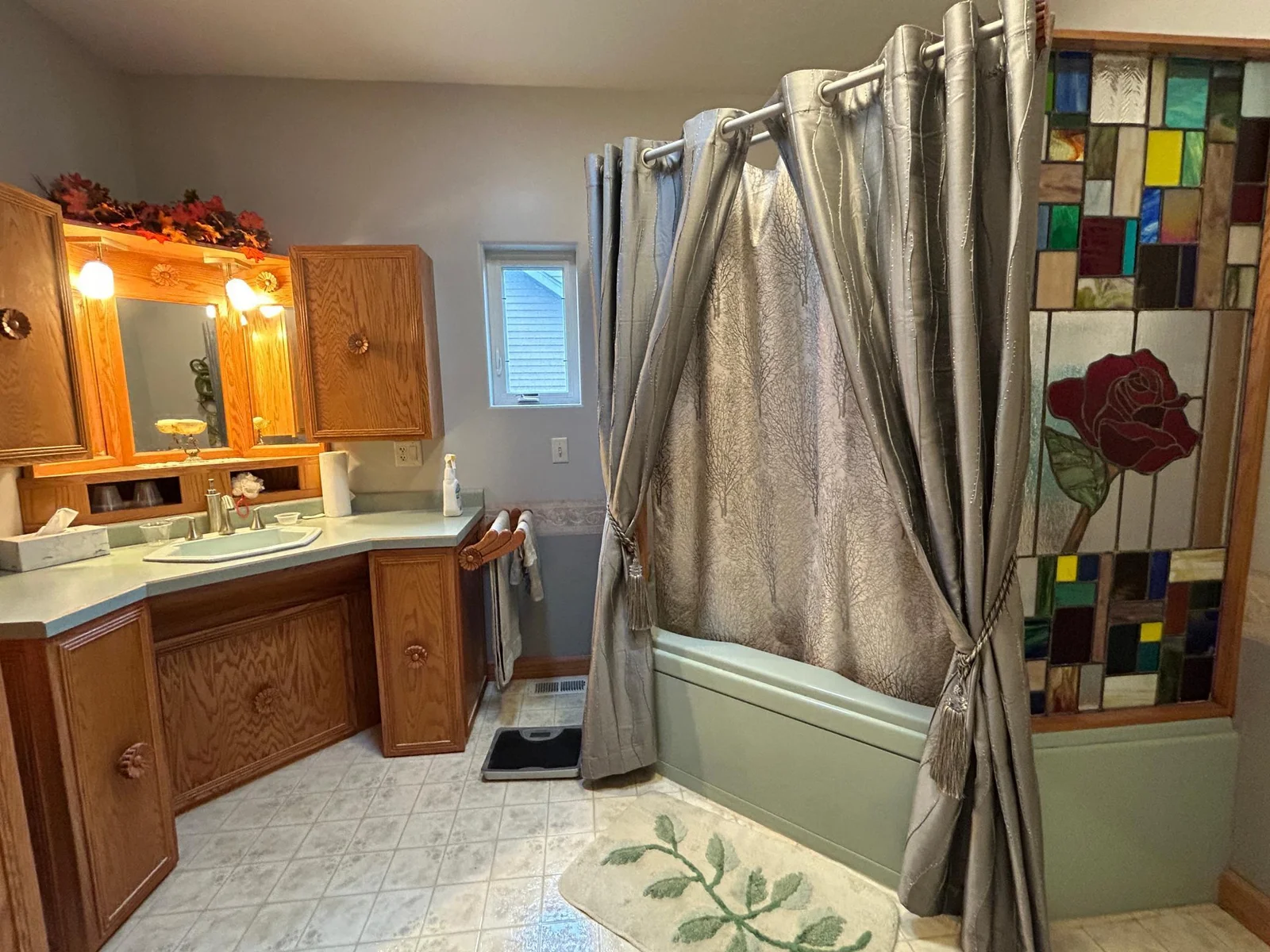 Upstairs Bath.JPG
