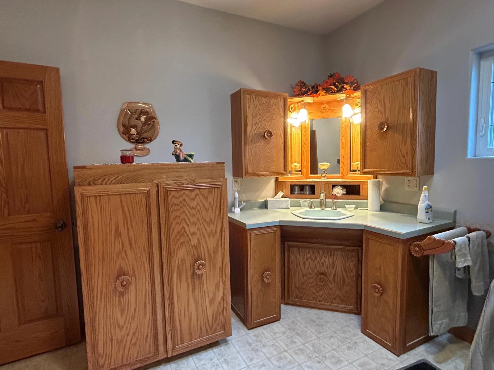 Upstairs Bath.JPG