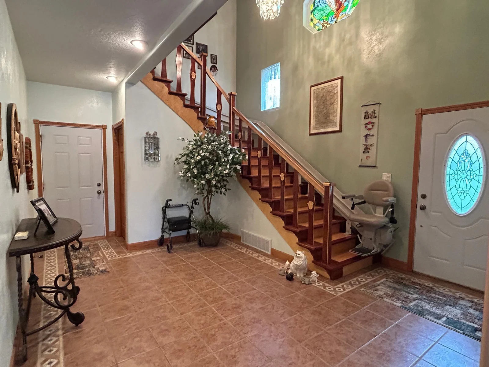 Bright, Spacious Foyer.JPG