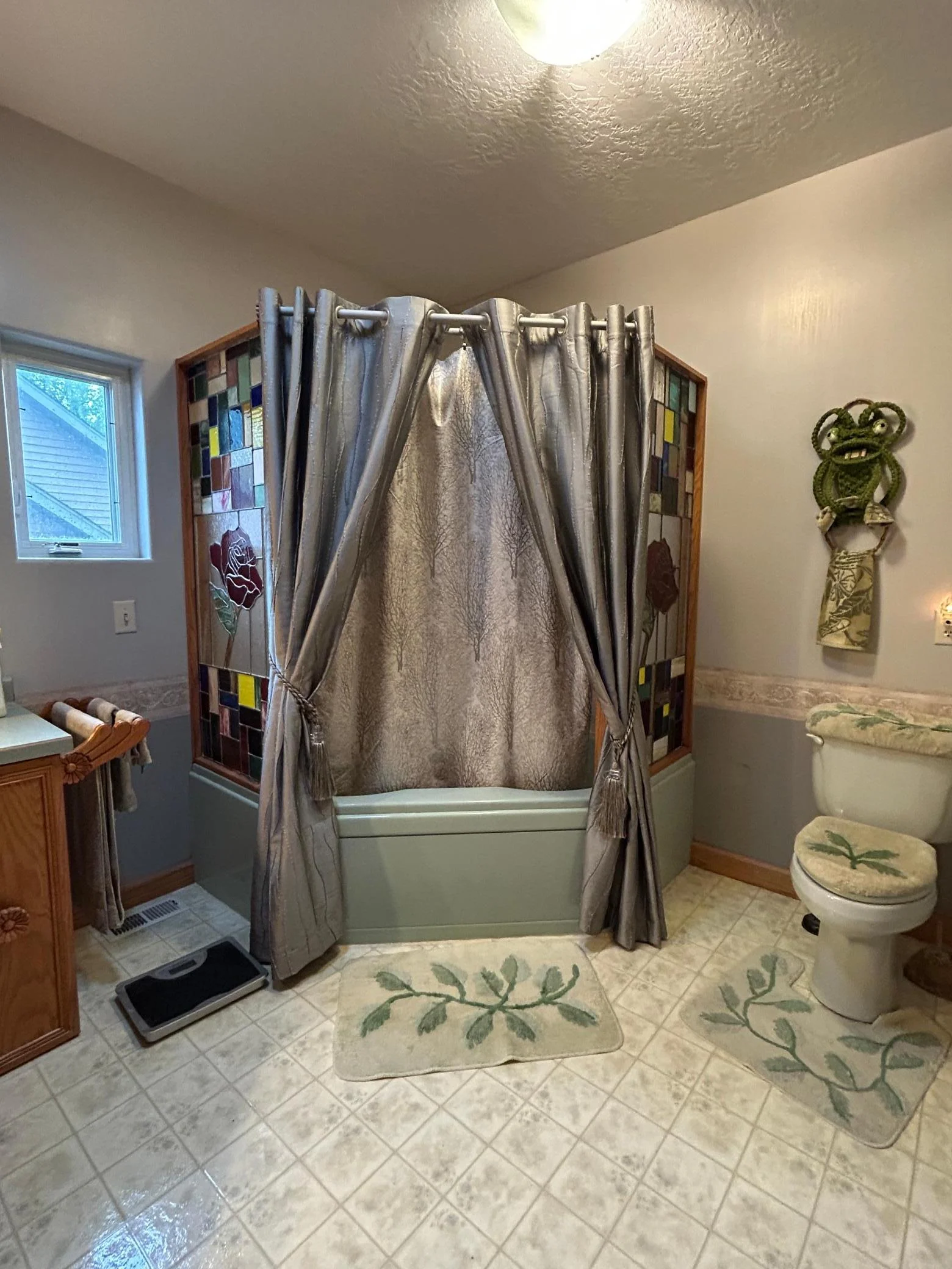 Upstairs Bath.JPG