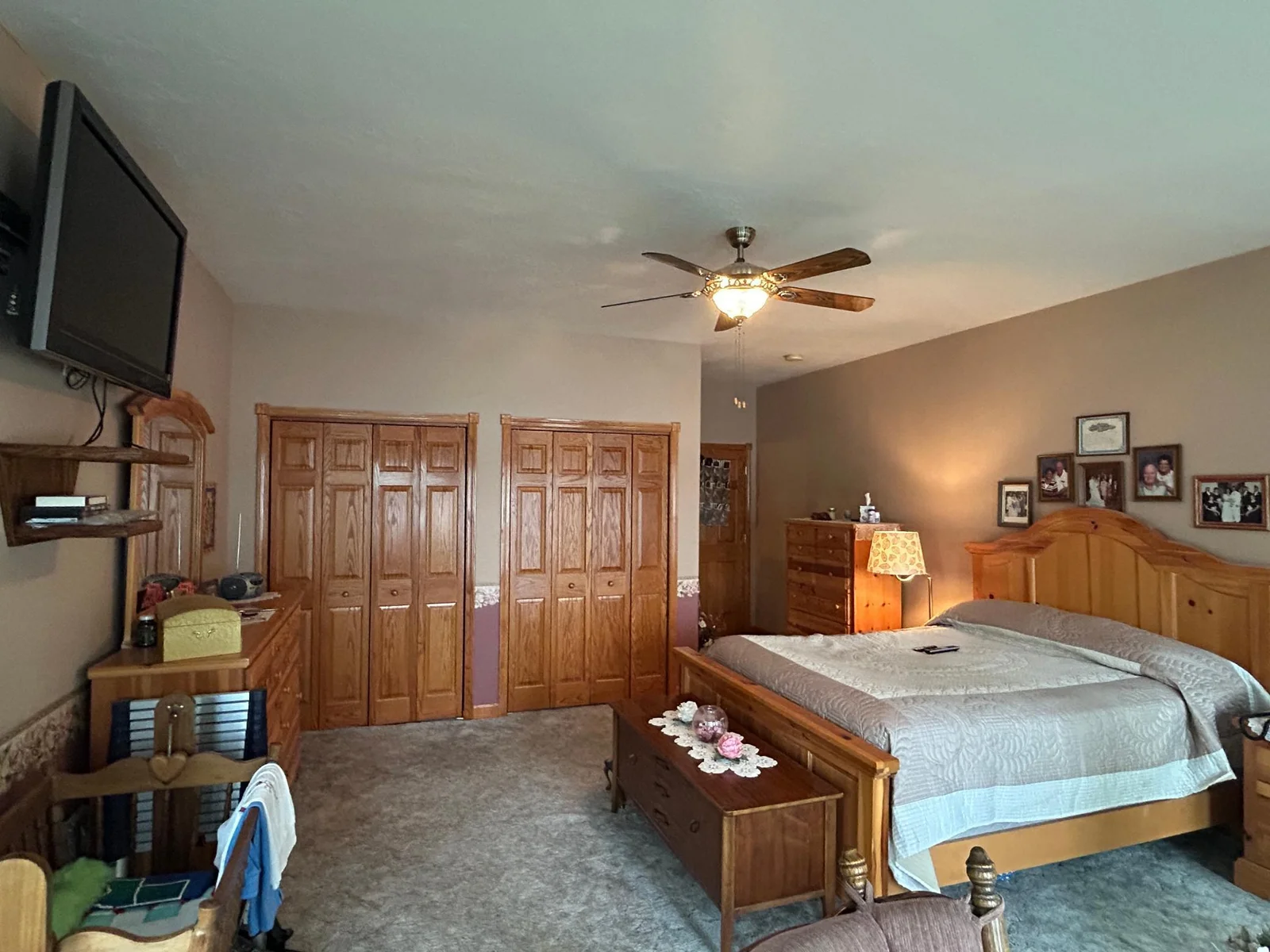 Master Bedroom.JPG