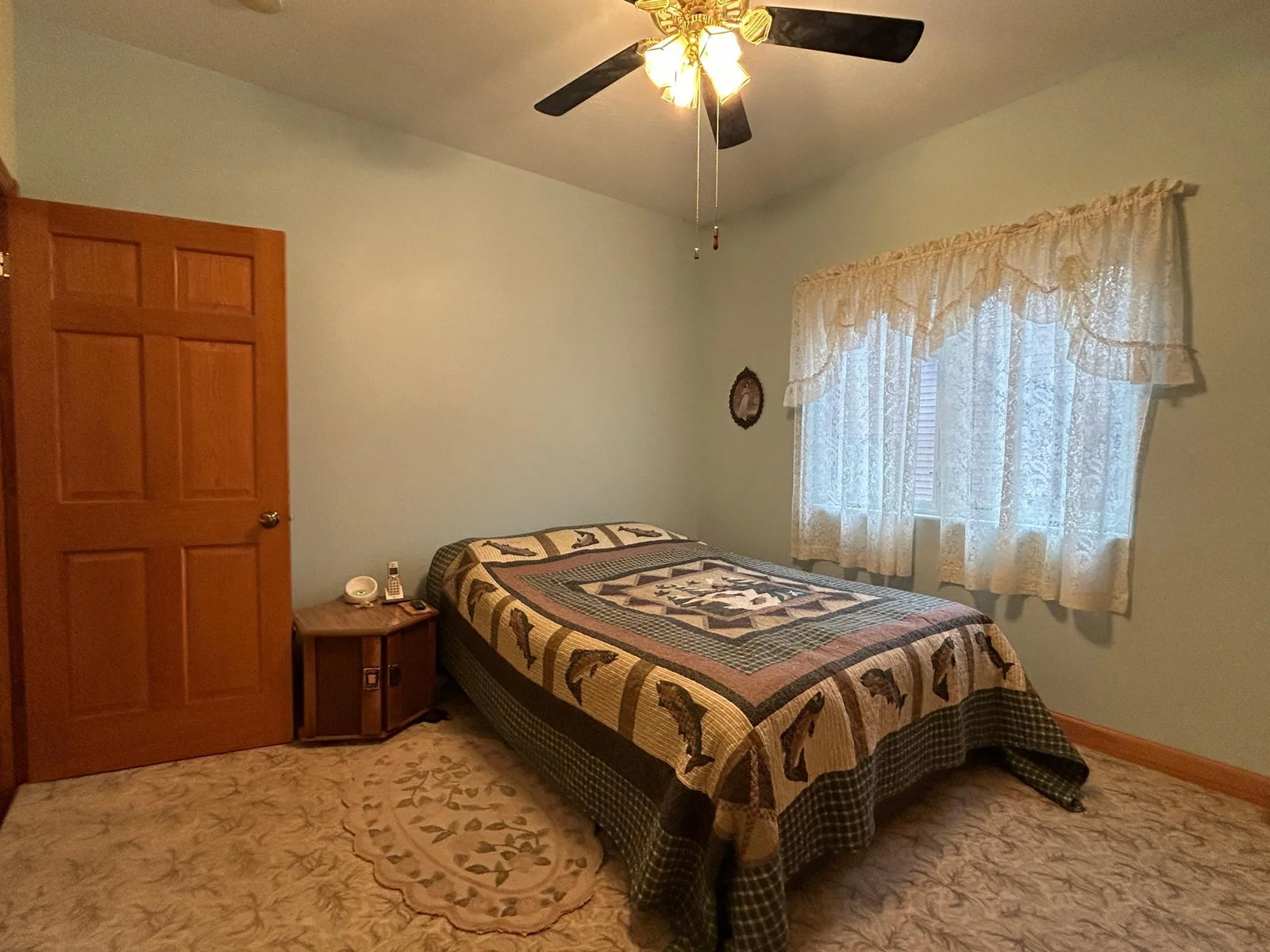 Bedroom 2.JPG