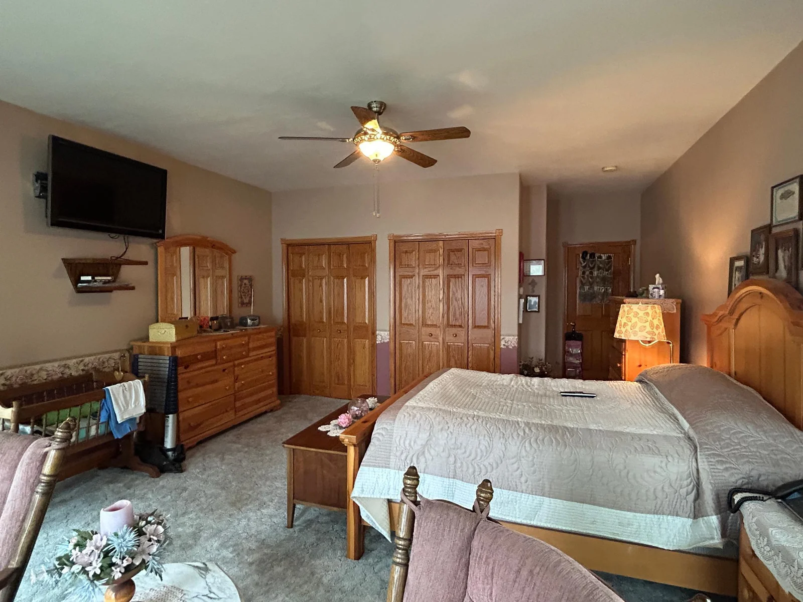 Master Bedroom.JPG