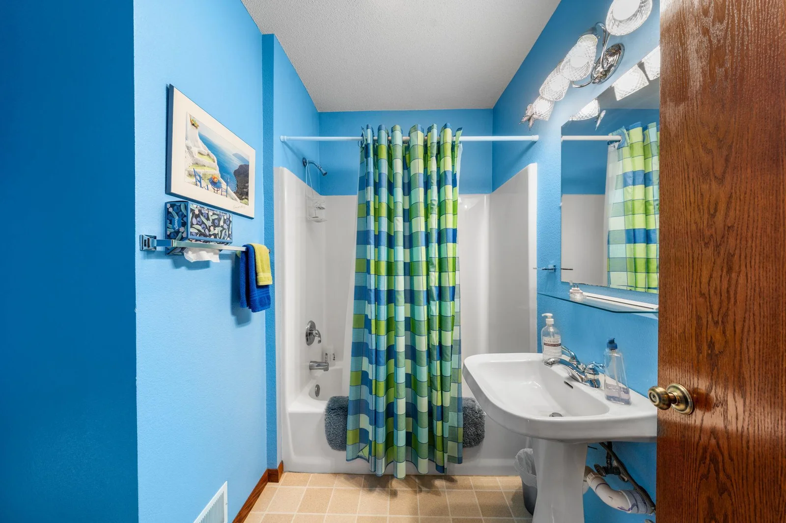 Main Floor Full Bath is Situated Between the 2Bedrooms