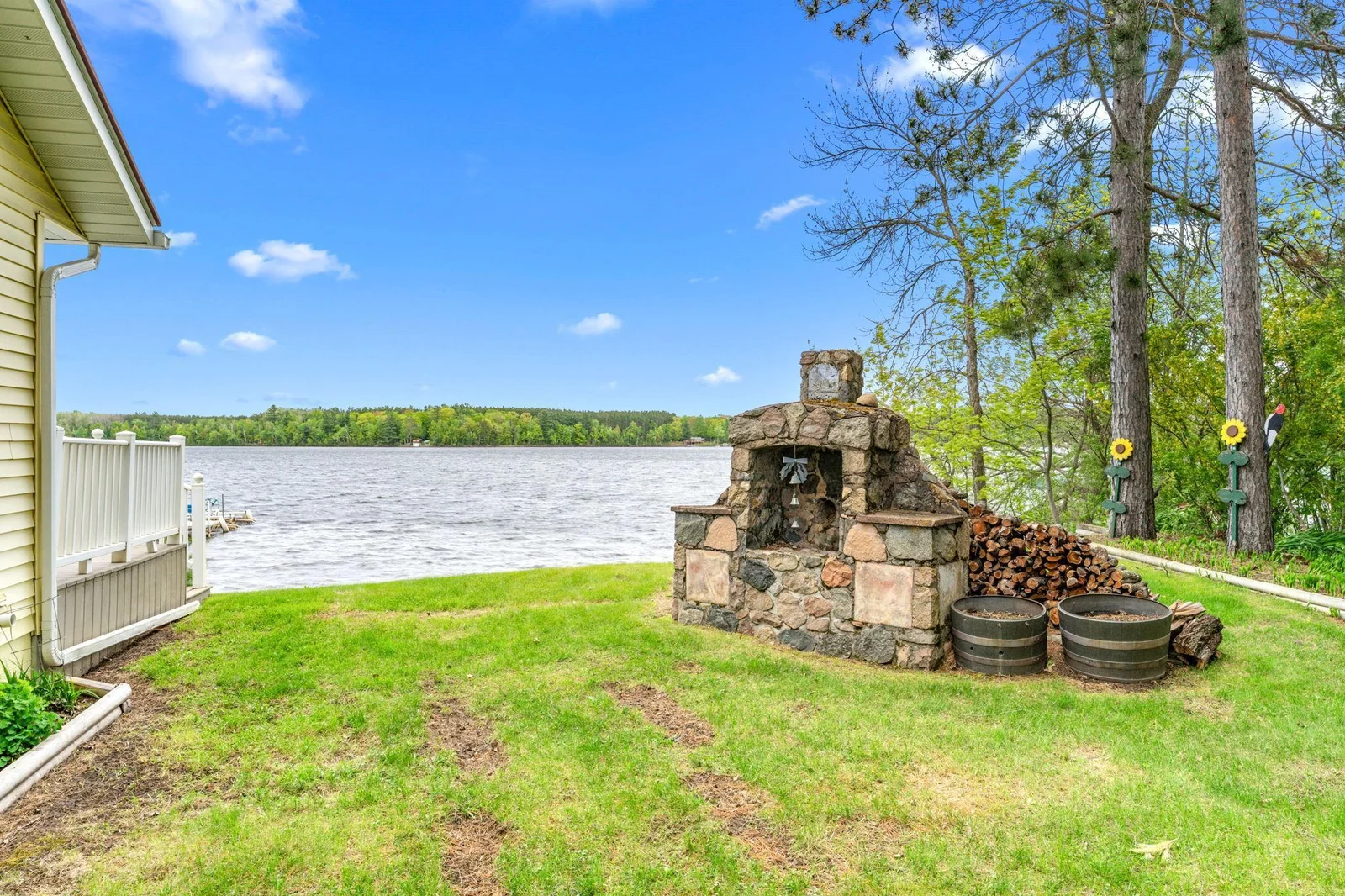 Wonderful Outdoor Fireplace to Enjoy All Year Round!!