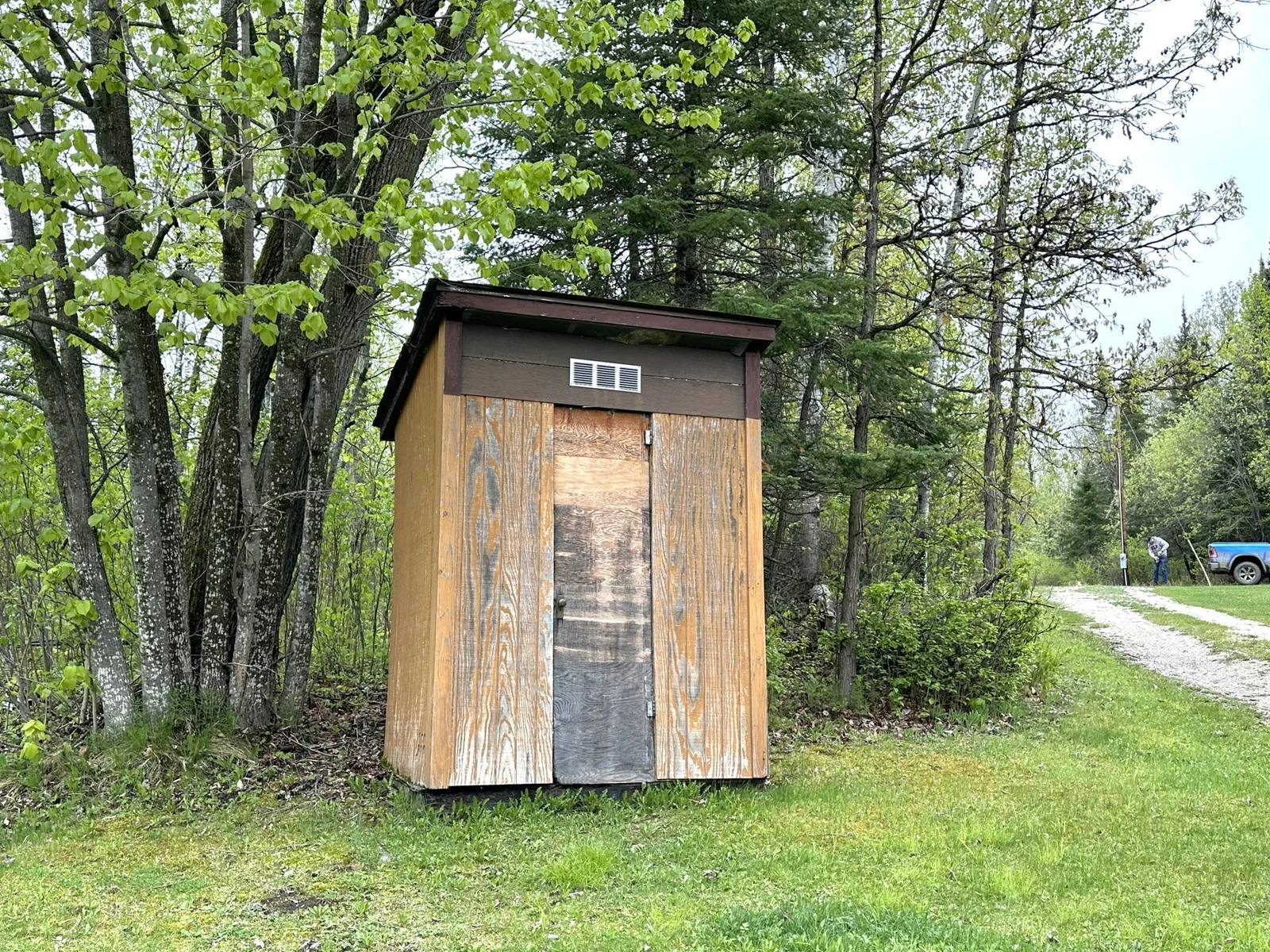 1529 Riddell Rd Outhouse.JPG