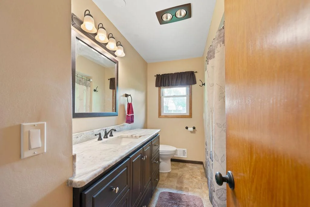 Main Floor Updated Full Bath