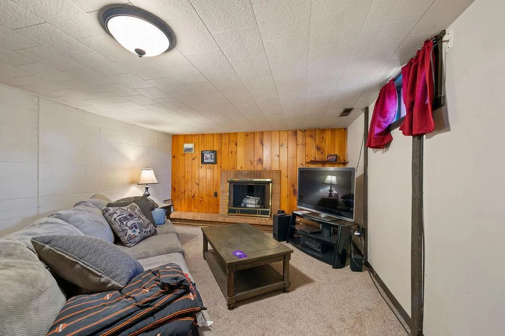 Features a Wood Fireplace (Seller has not used this fireplace)