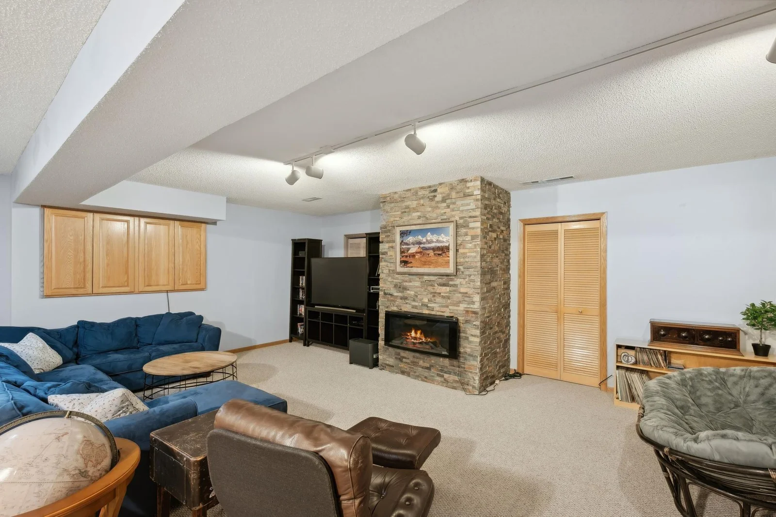 Electric fireplace.