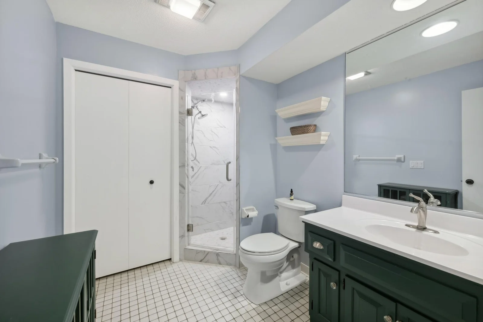 upstairs 3/4 bath