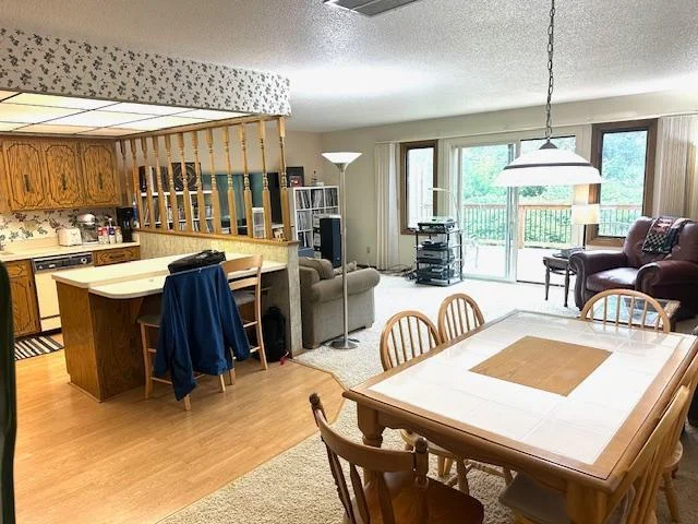 Large, open kitchen/dining