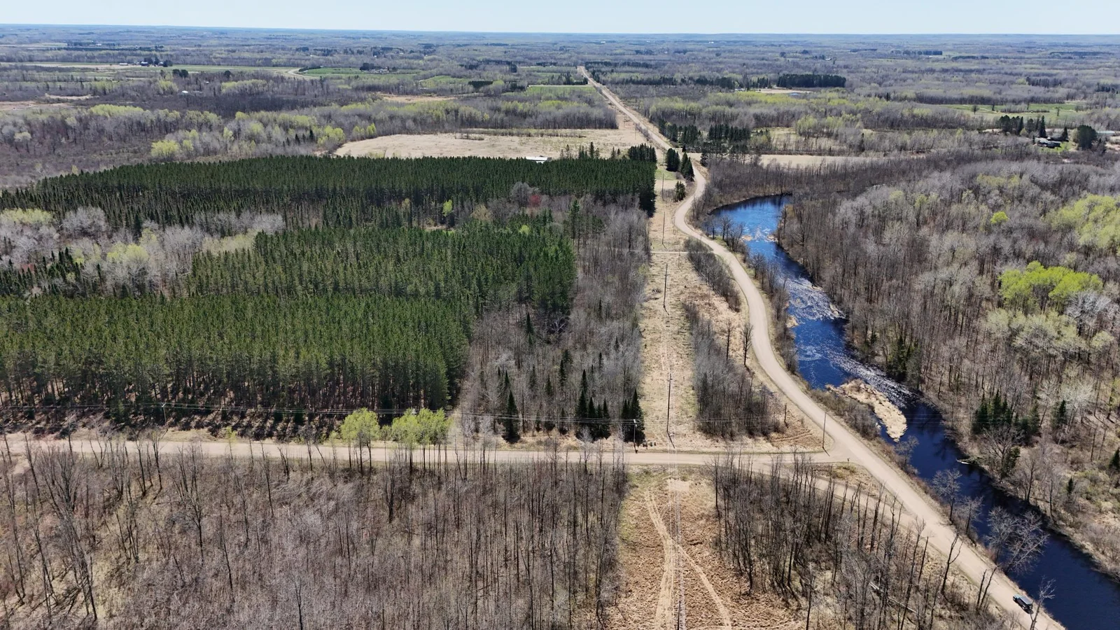 Minkkinen Rd is camper or car access to site