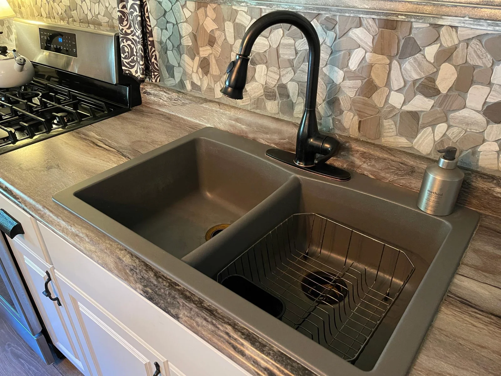 Kitchen sink