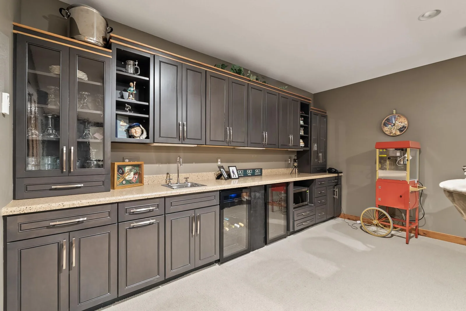 Drinks and snacks are easily accessible
