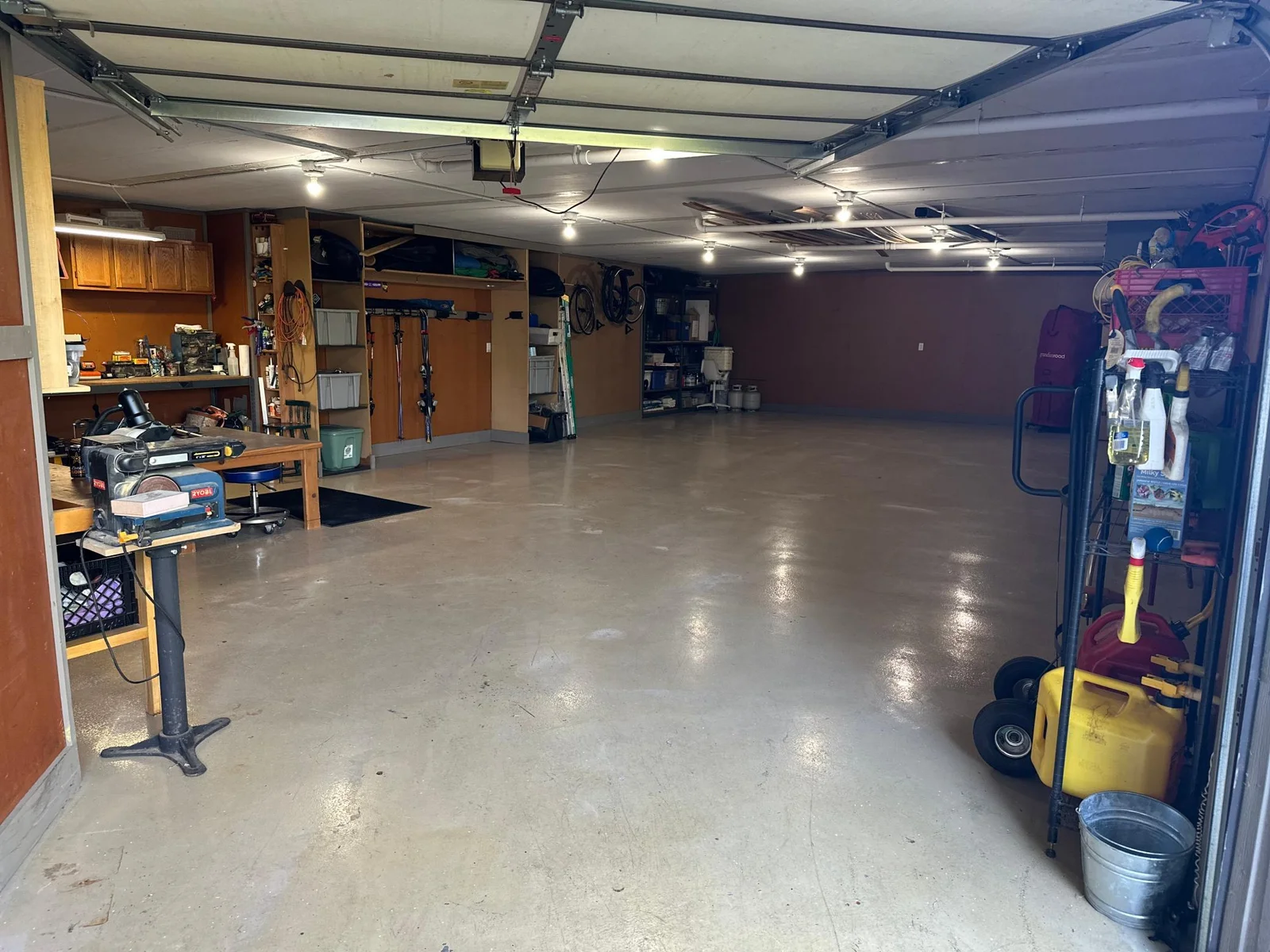 lower garage