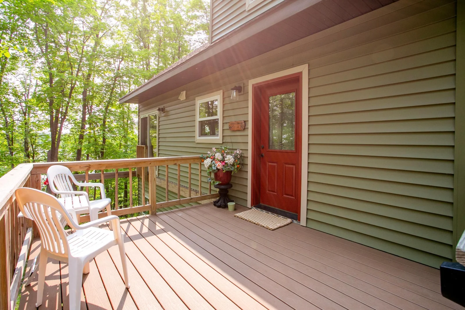 Beautiful Graves Lake home