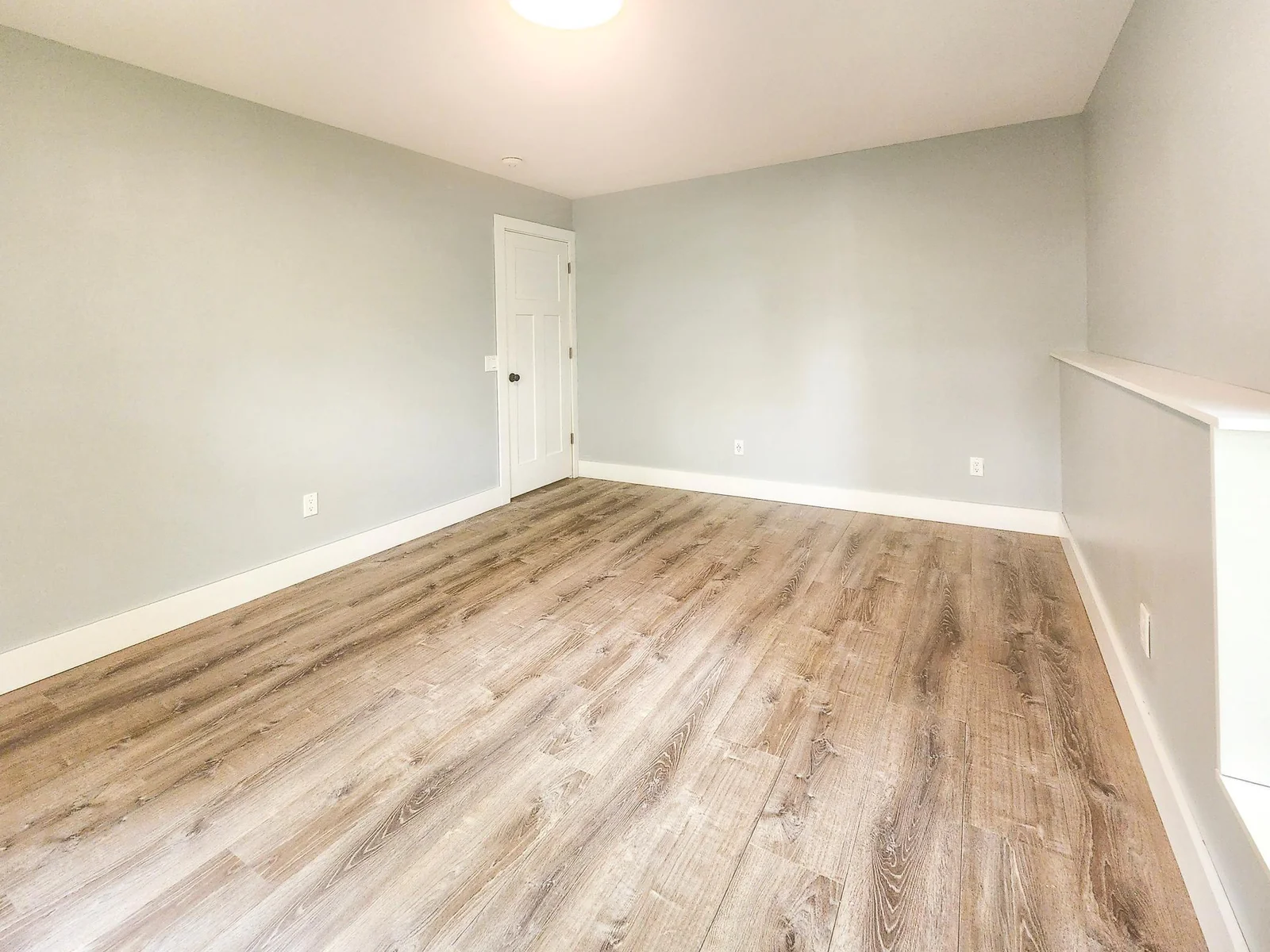 Bonus room, airy and bright
