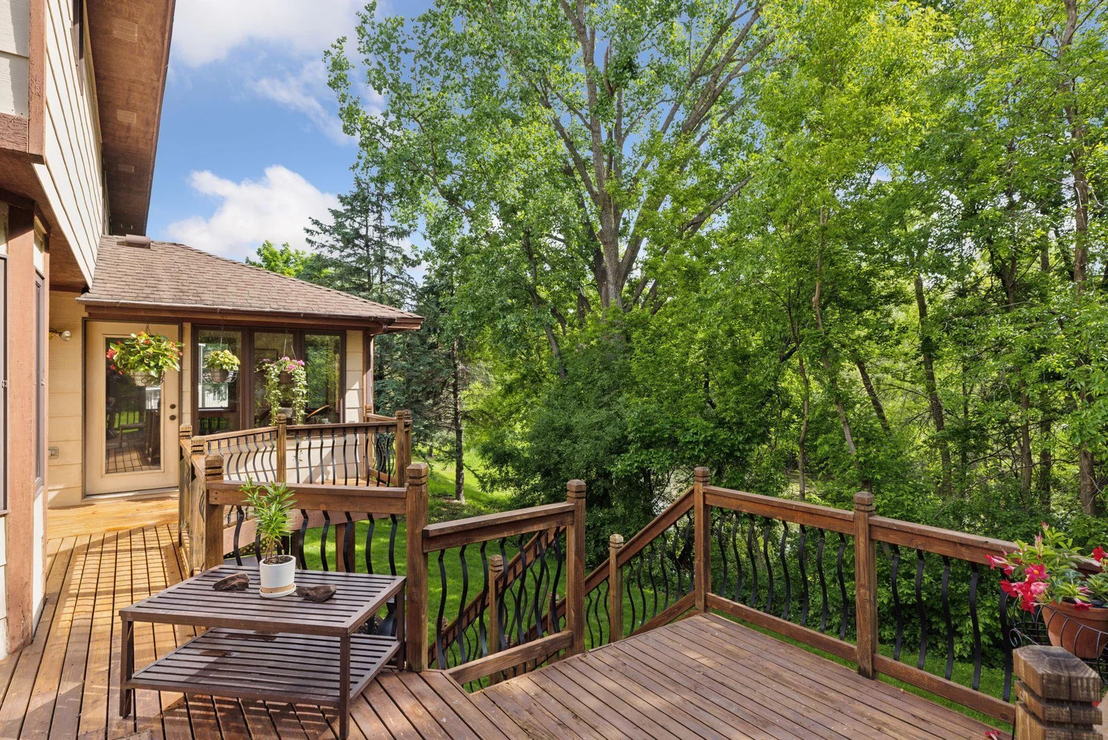 Deck - additional seating areas