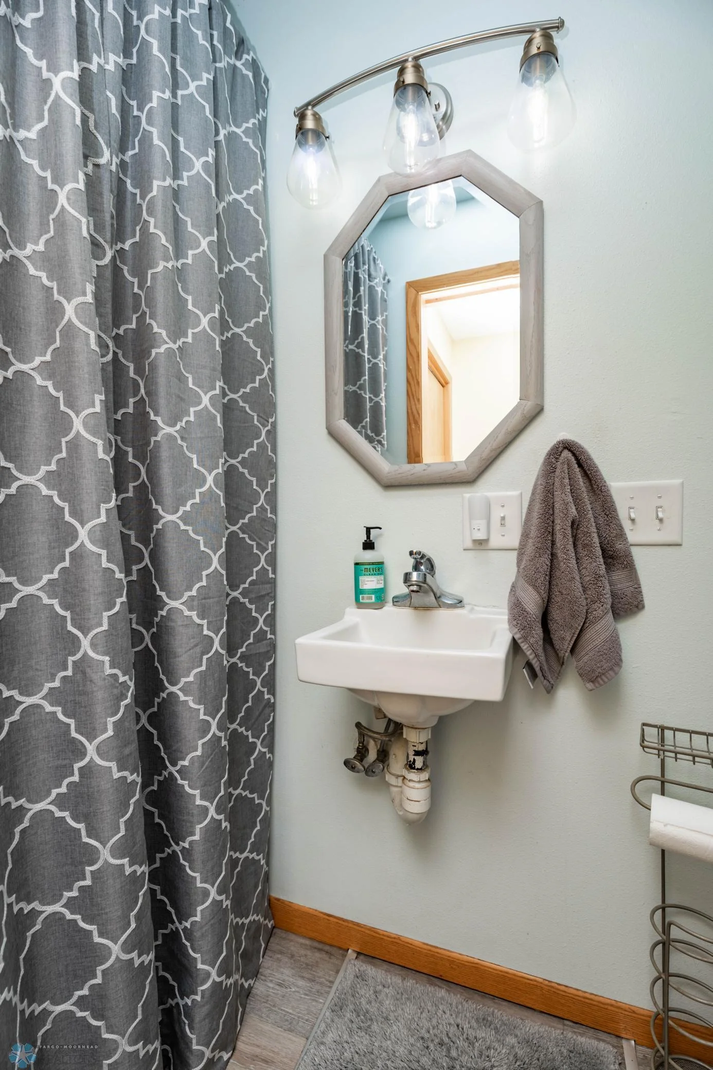 1/2 bath