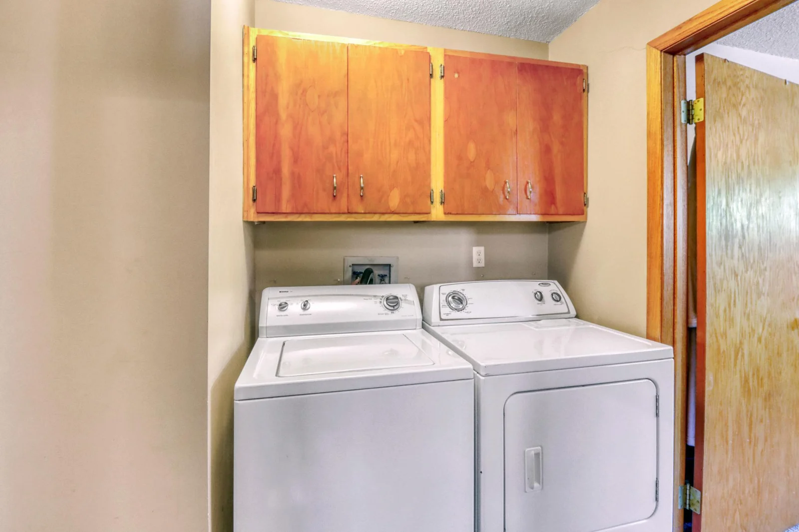 Laundry1_0.JPG