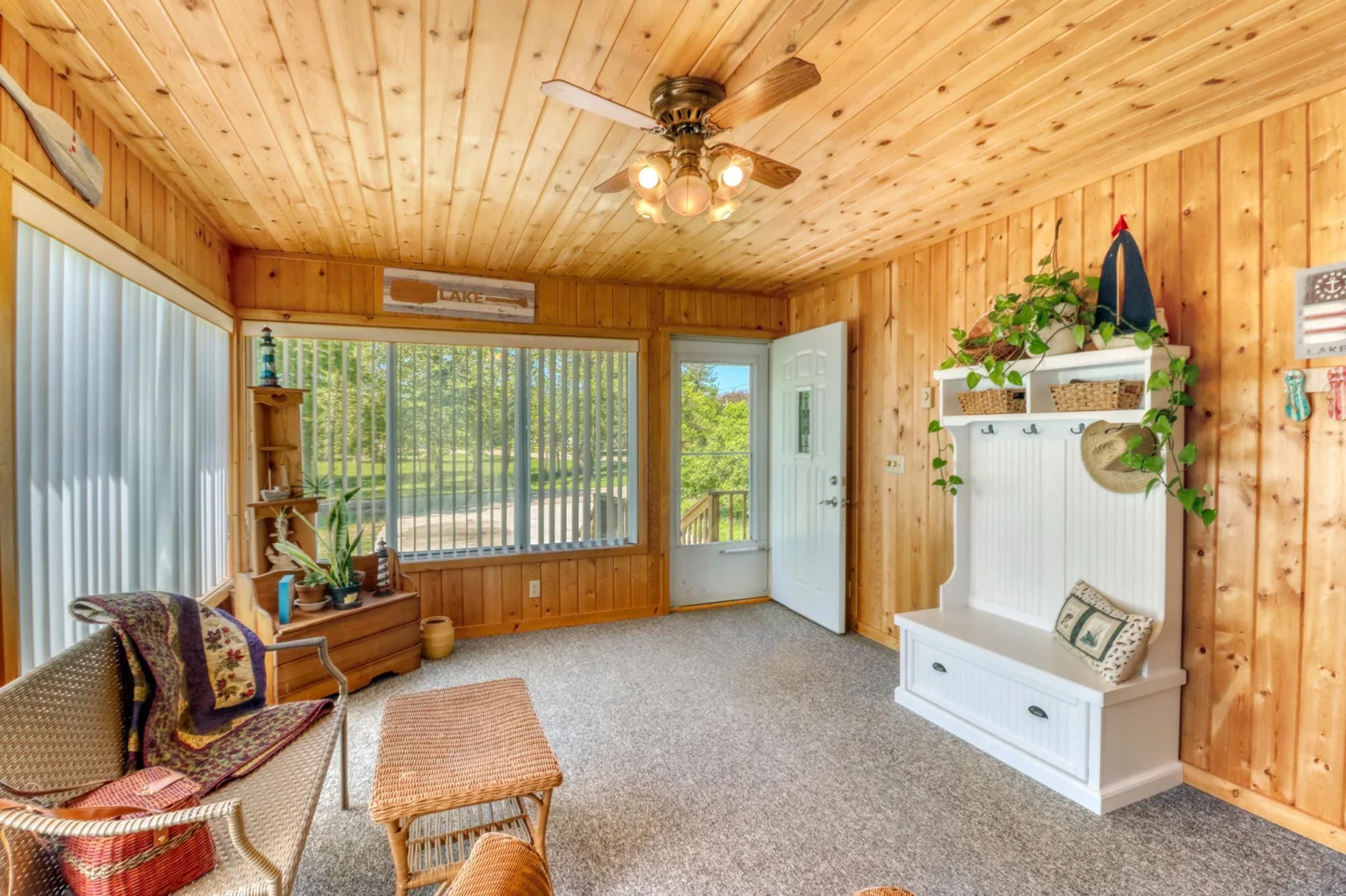 Sunroom1_2.JPG