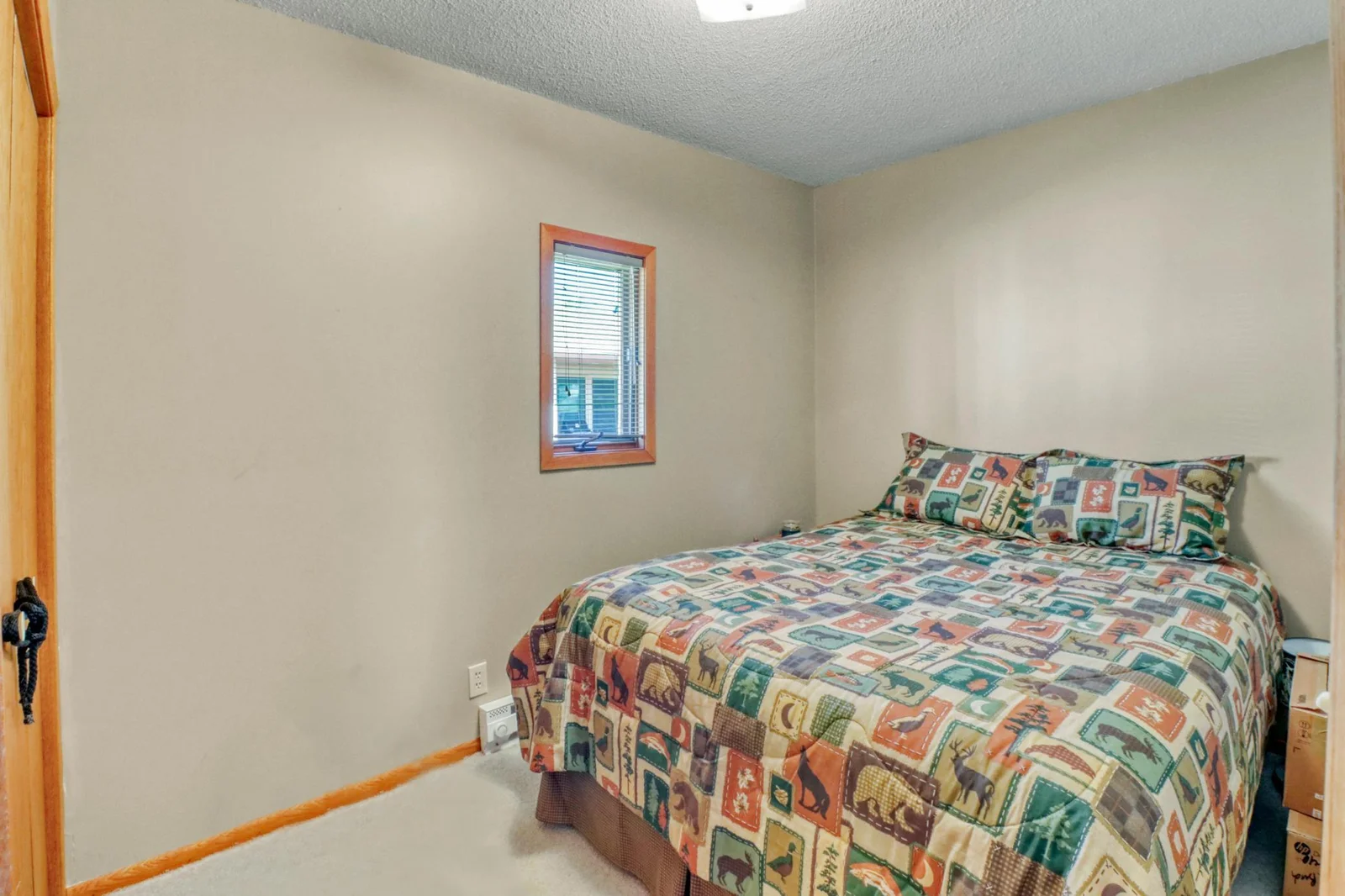 Bedroom2_0.JPG
