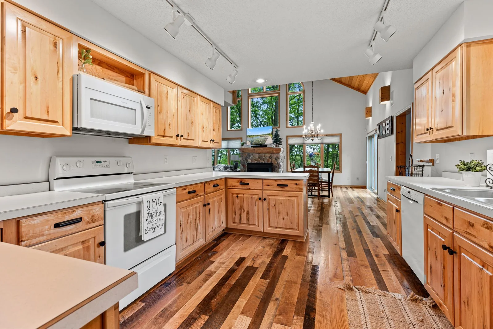 Entryway leads into the kitchen
