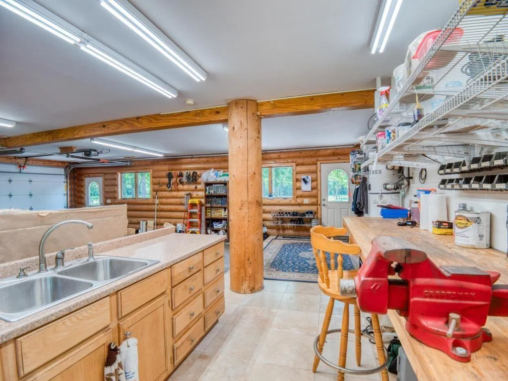 Garage, fish cleaning sink.jpg