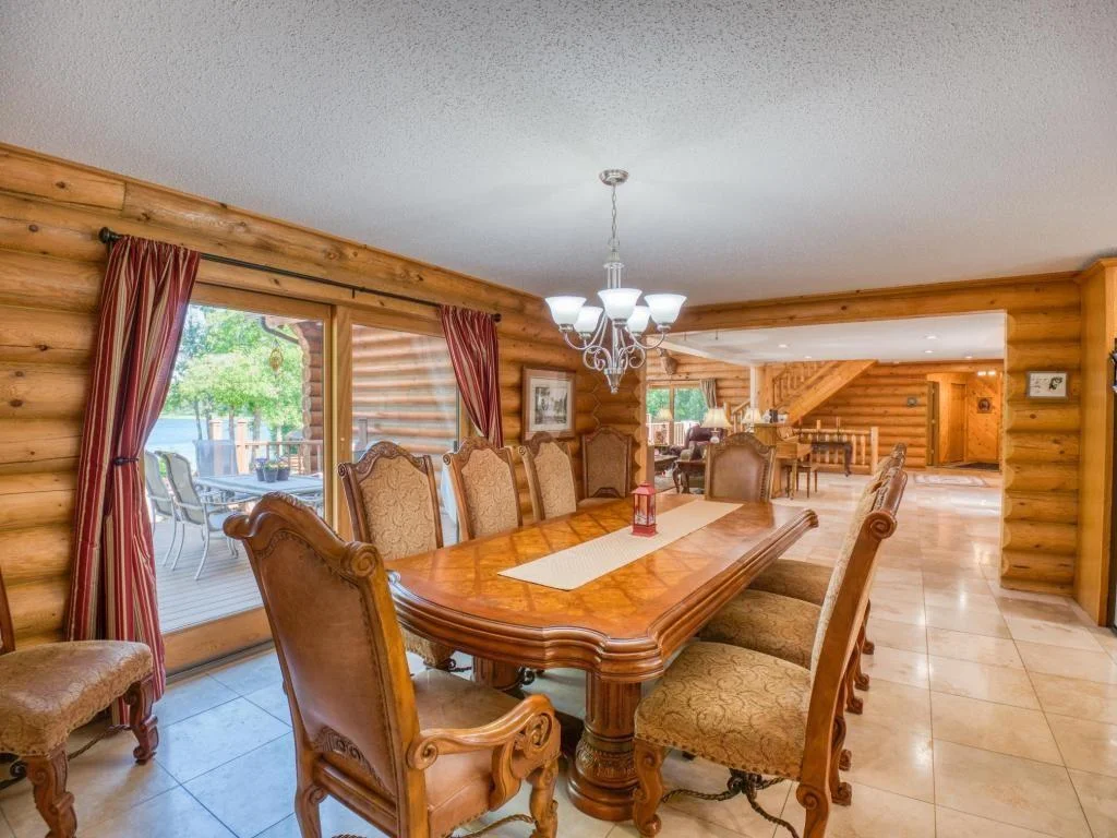 dining area.jpg