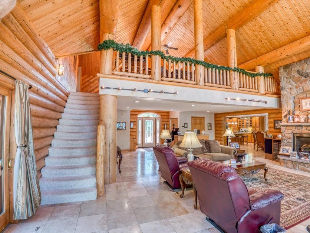 living room to upstairs.jpg