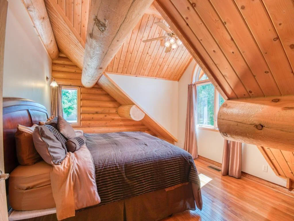 Upstairs Bedroom #3.jpg