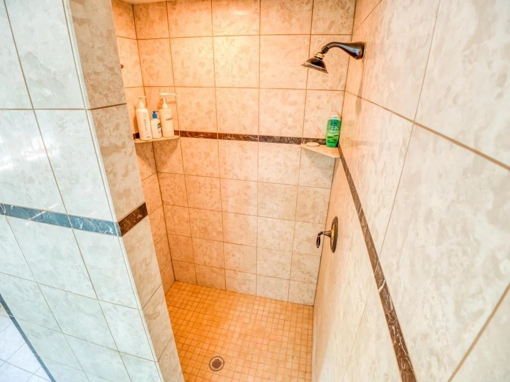 primary shower.jpg