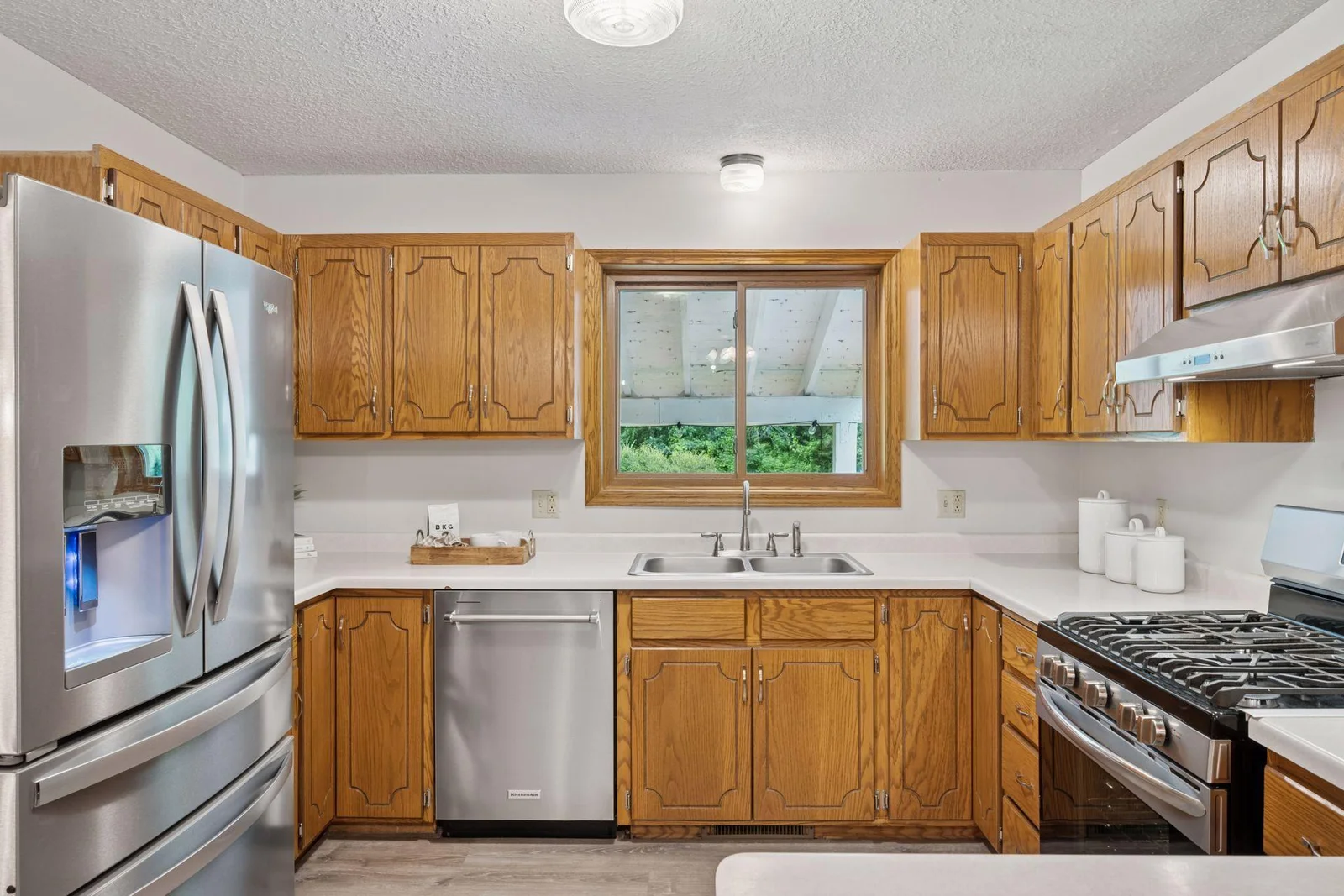 16760 203rd Avenue - All updated SS Applainces
