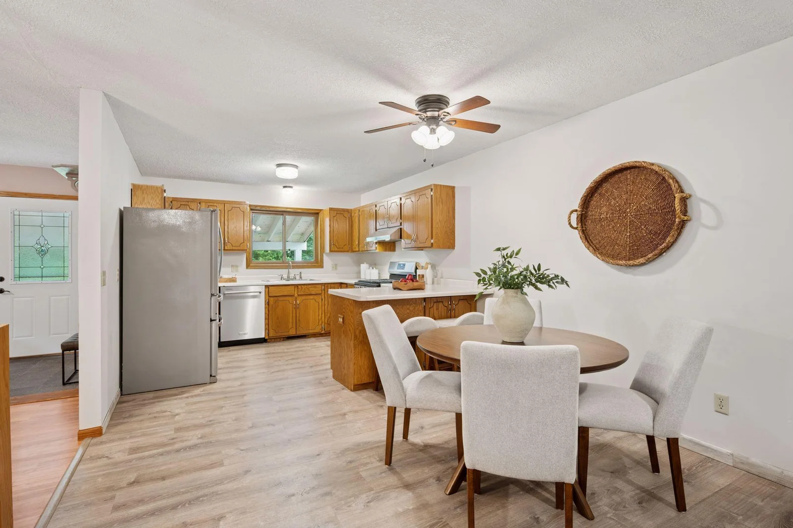 16760 203rd Avenue - Dining / Kitchen