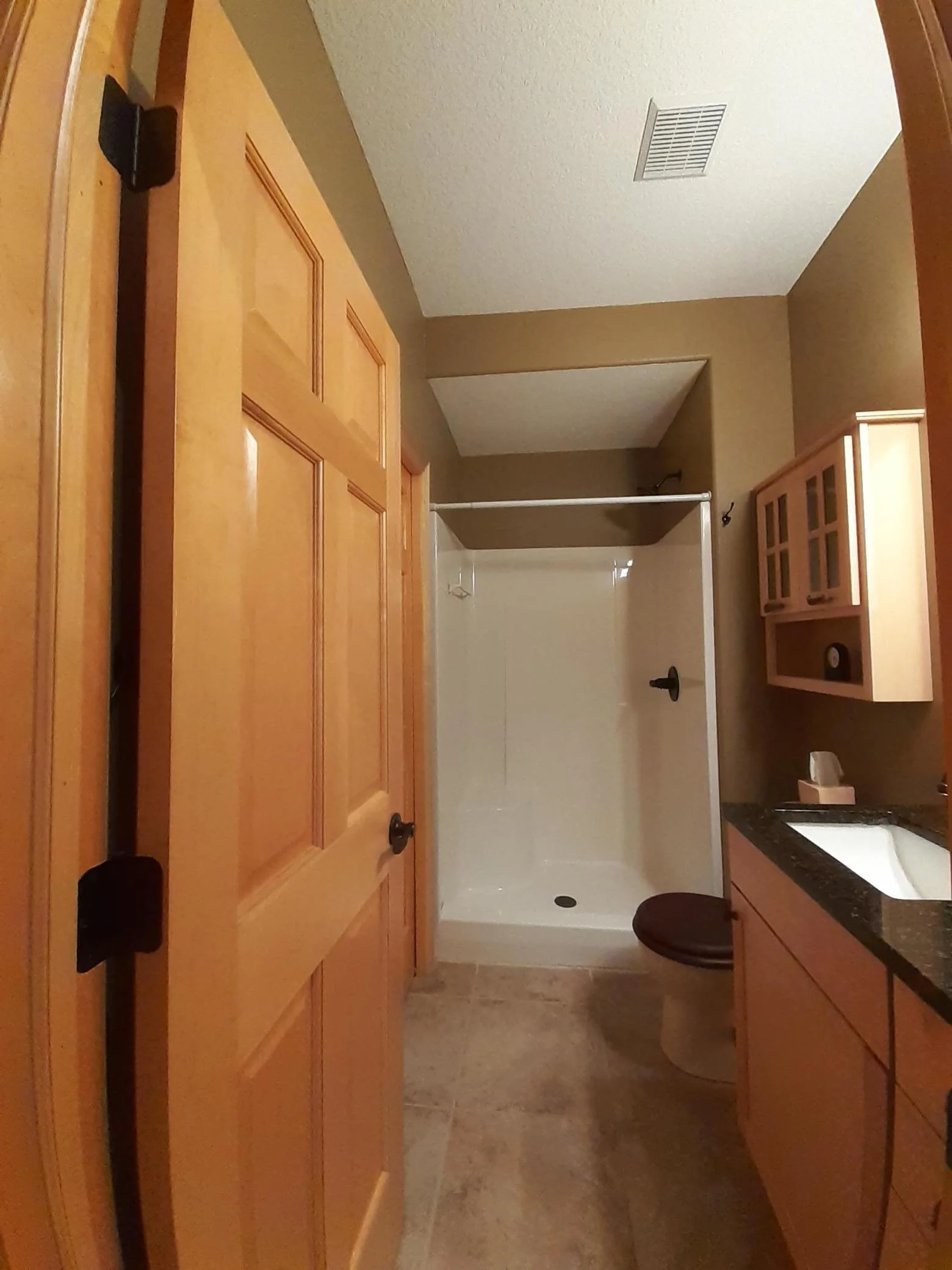 Ensuite bathroom.jpg