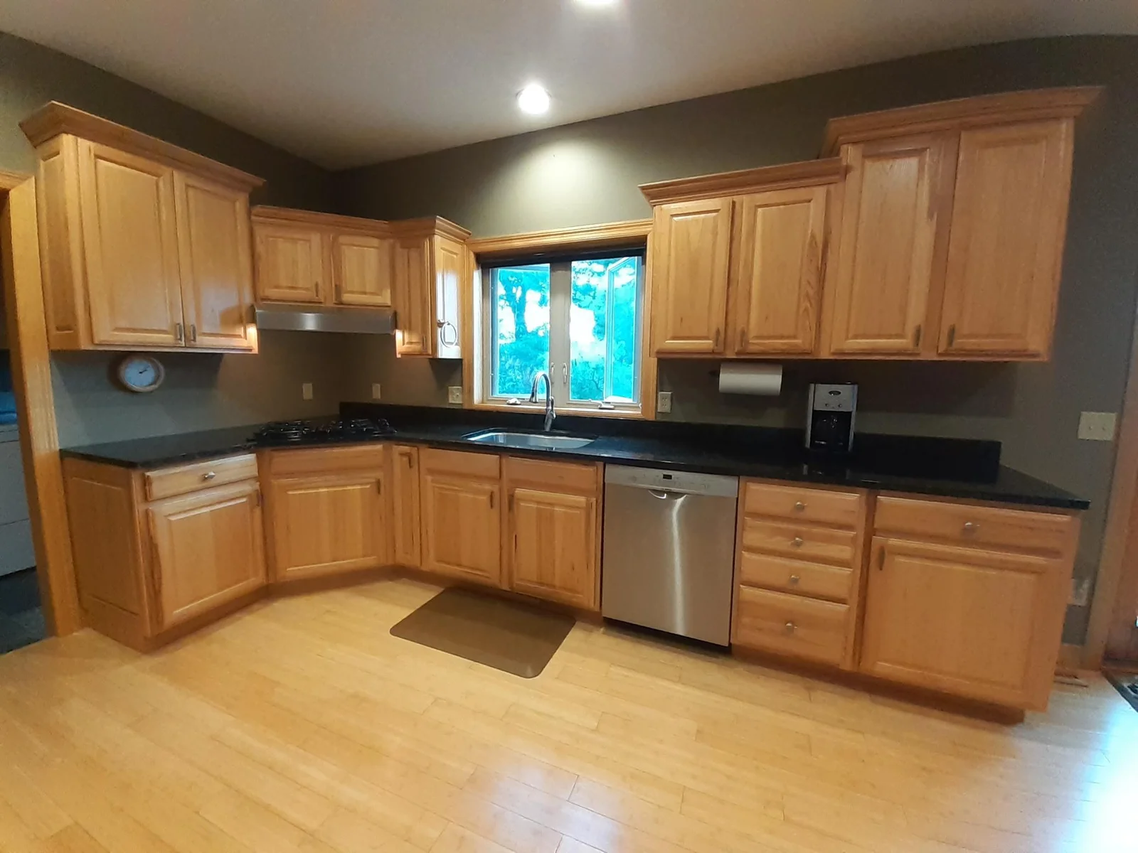 Kitchen Sink Counter.jpg