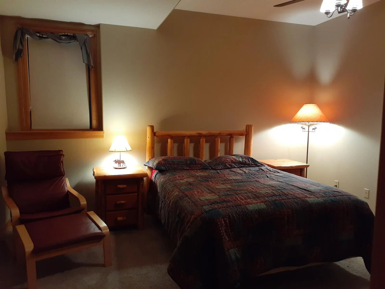 Bedroom adjacent to Family Room.jpg