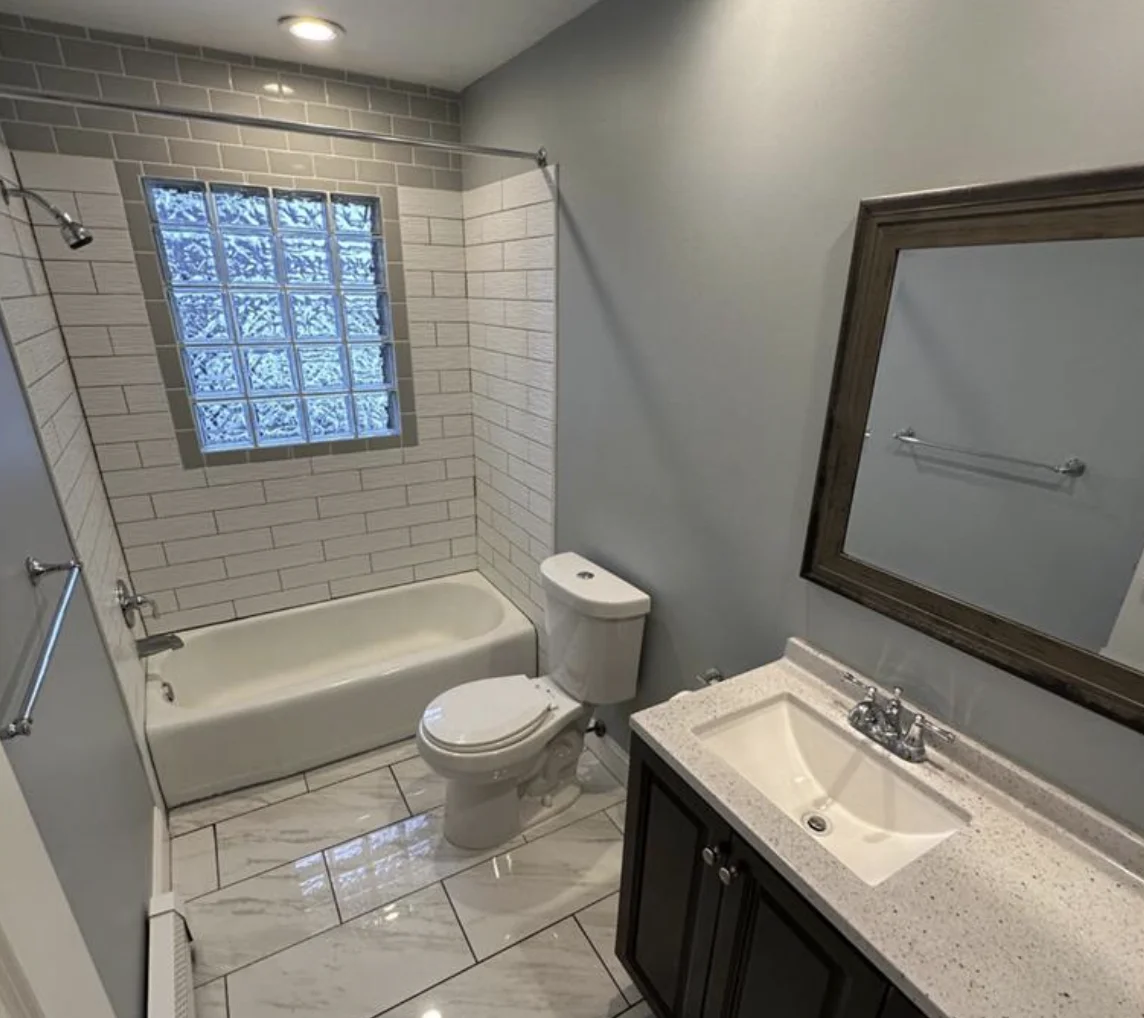 Unit 2 Full Bath