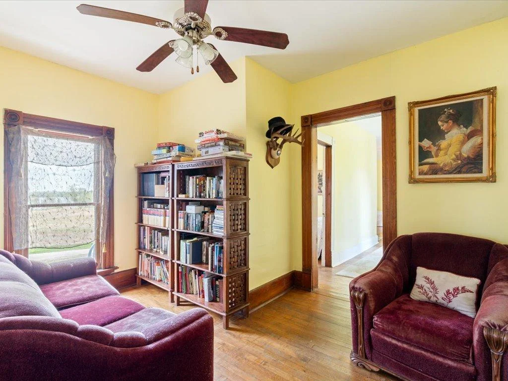 upper level library/reading area