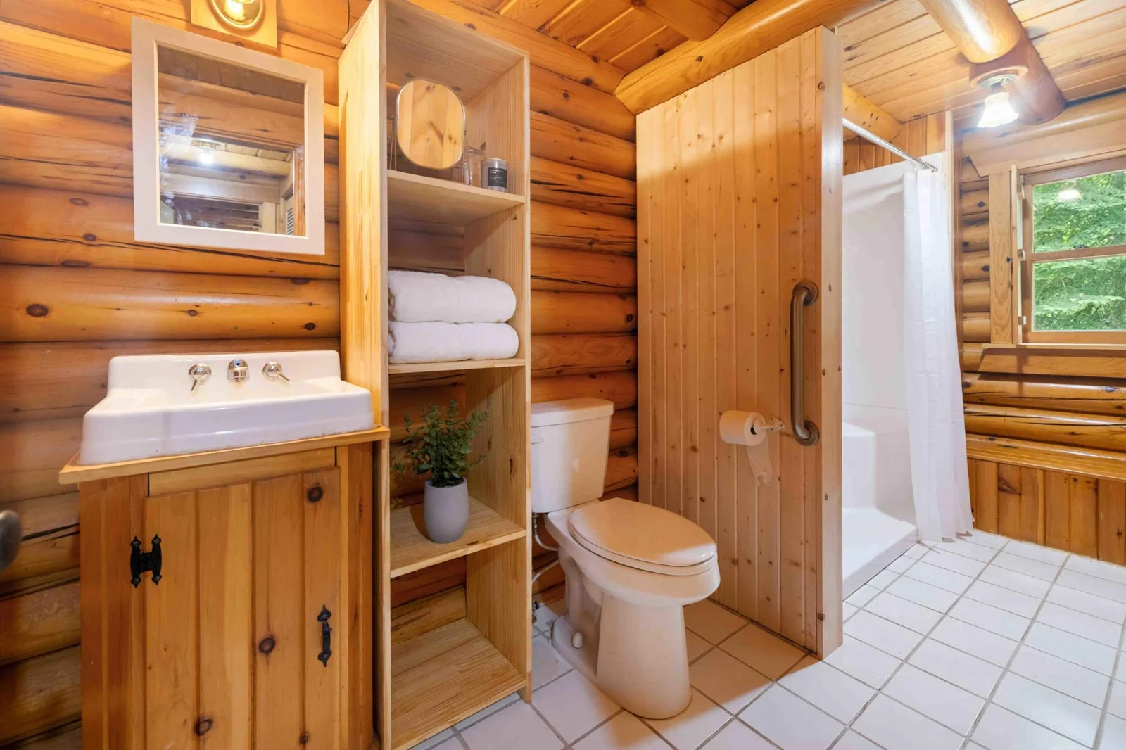 Main floor full bathroom.