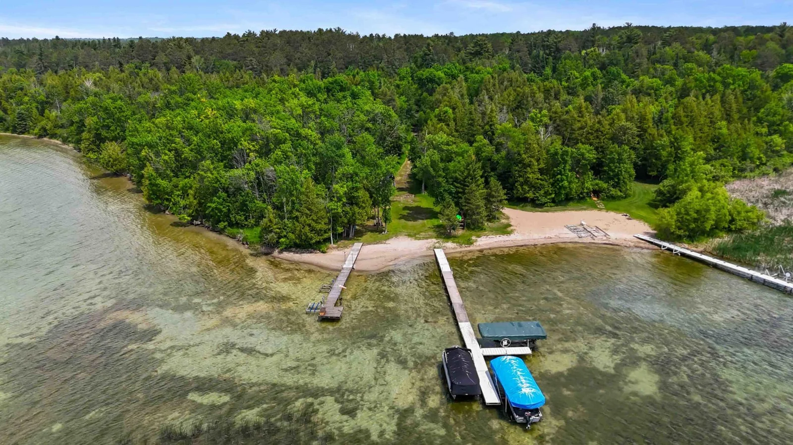 Shared deeded access to the lake!