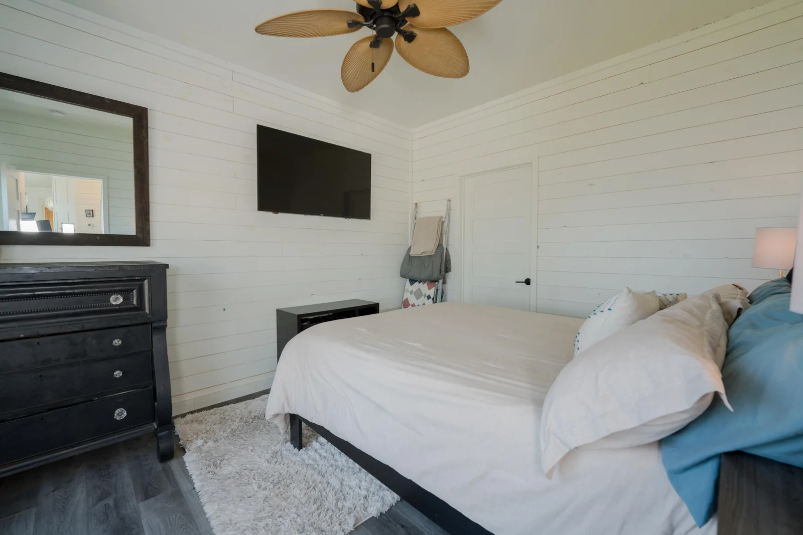 16-Primary Bedroom    Main level - Copy - Copy.jpg