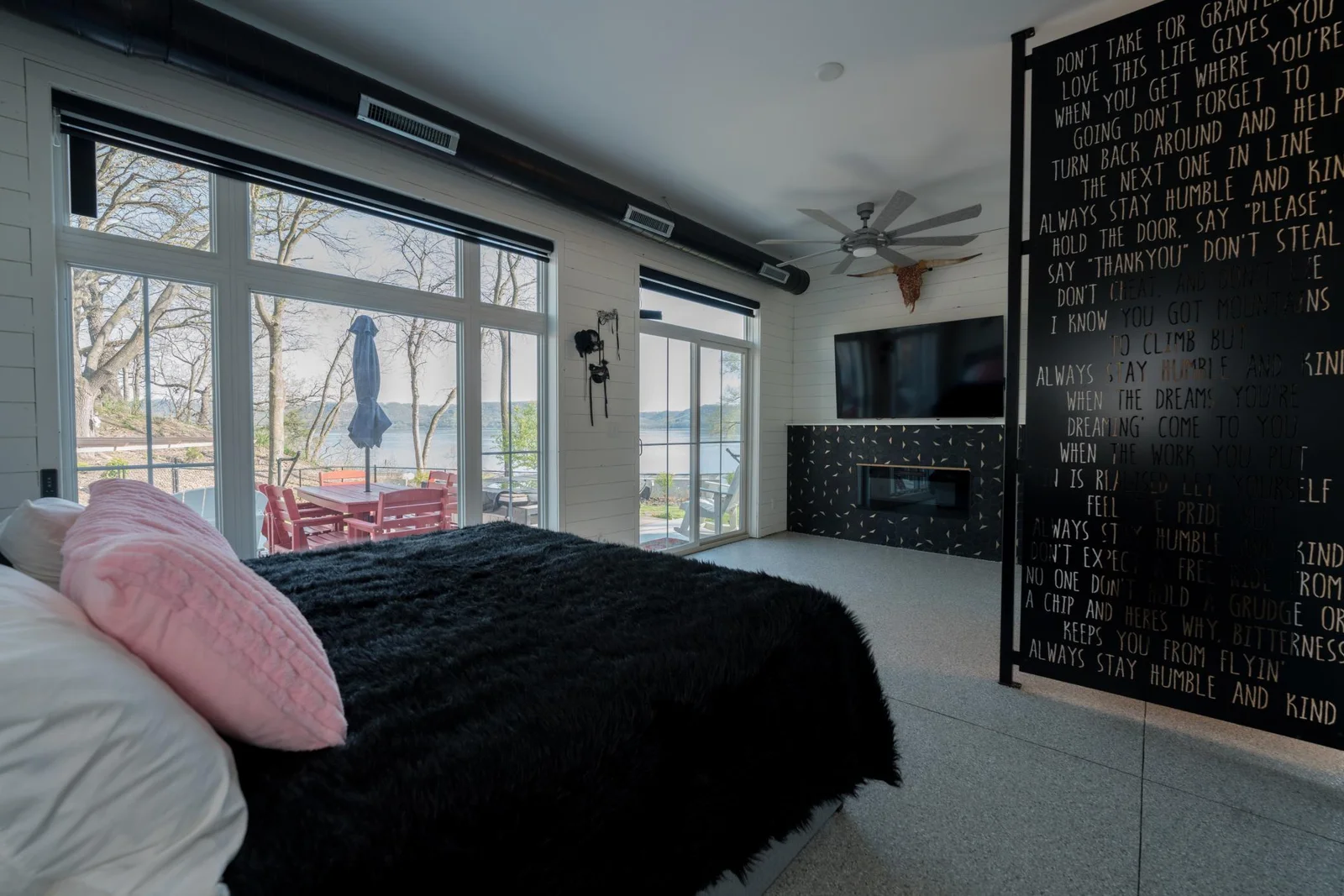 27-Bedroom            Lower level.jpg