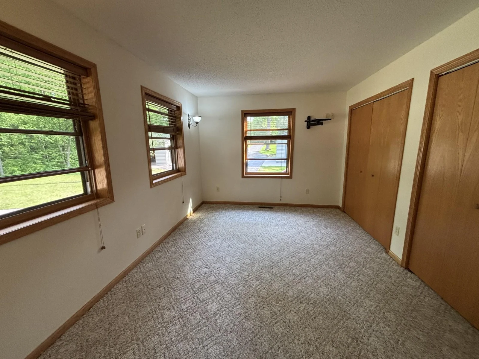 wa upper bedroom.jpg