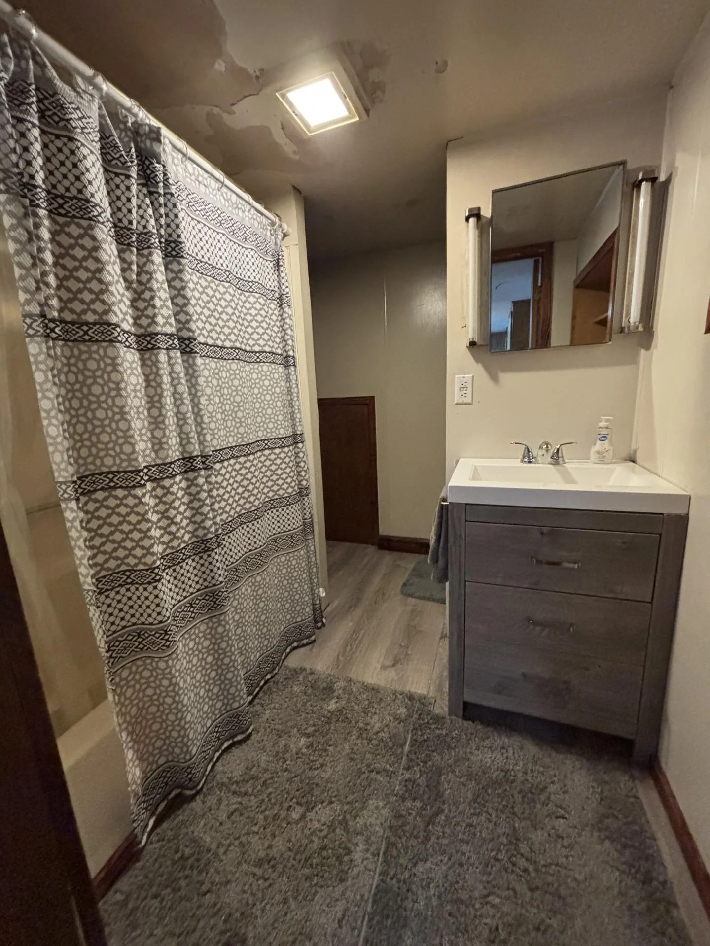 wa lower bathroom.jpg