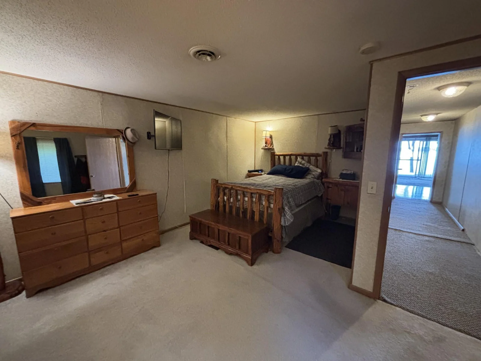 wa lower bedroom 3.jpg