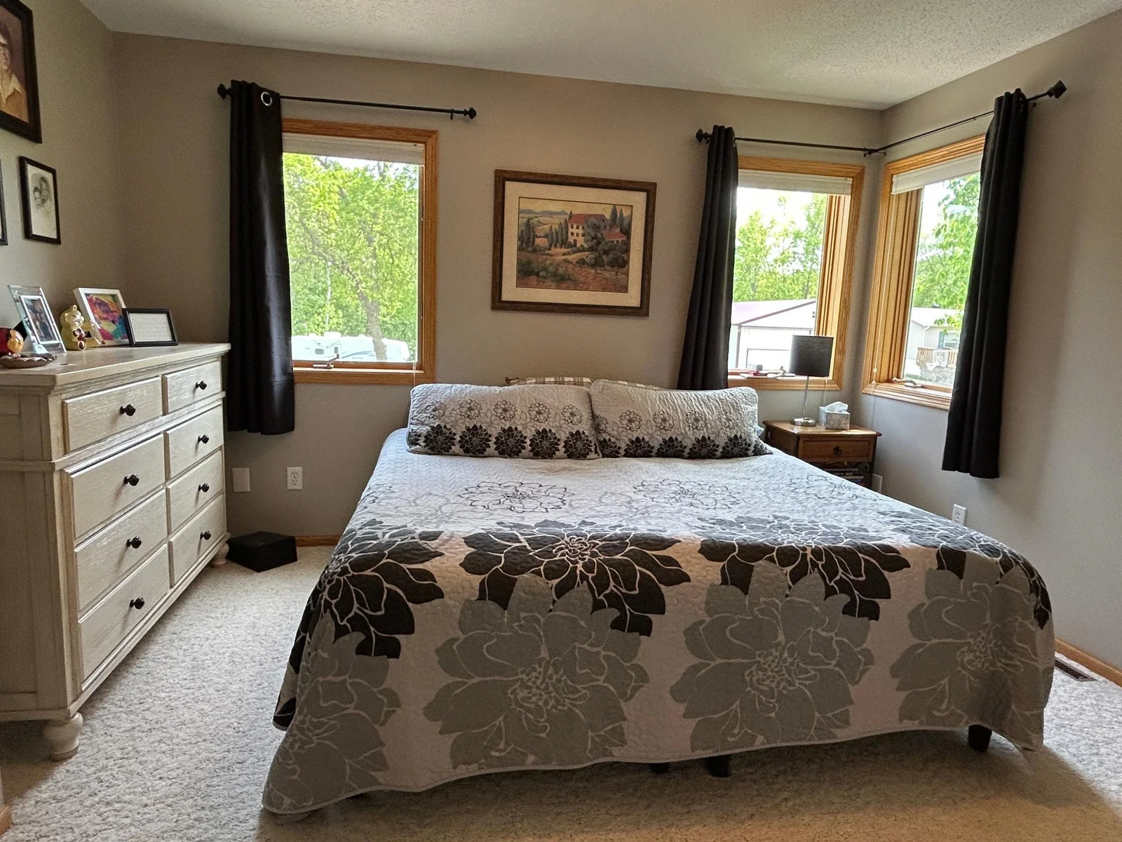 Master Bedroom.JPG